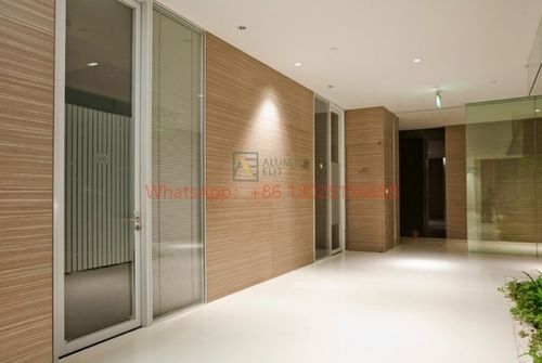 Nieuwste bedrijfsoplossingen over Hoe Stalen en Aluminium Glazen Scheidingswanden Moderne Ruimtes Verheffen: Designstijlen & Esthetiek Uitgelegd