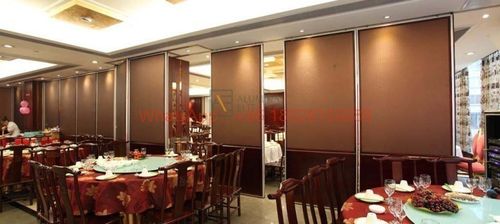 Nieuwste bedrijfsoplossingen over De juiste verplaatsbare wand kiezen voor uw ruimte