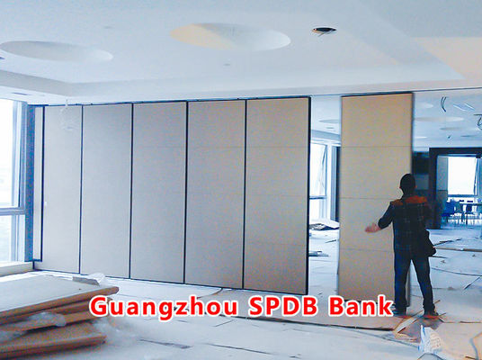 Goede prijs. Guangzhou SPD Bank. Bewerkbare verplaatsbare muur met een dikte van 105 cm en STC-rating 42-56dB voor banketzalen met MDF-bord. online