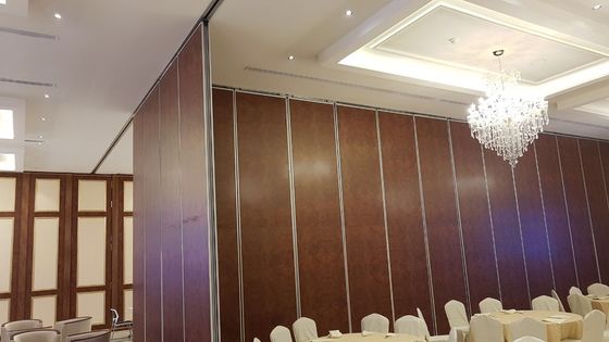 Laboratorium / kantoorgebouw akoestische scheidingswand met decoratieve afwerking
