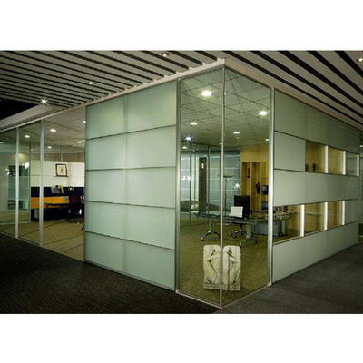 Modulaire gehard glaswand voor kantoor