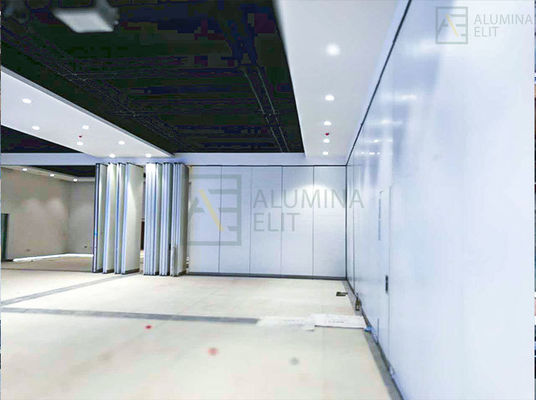 Goede prijs. Brand- en geluidsdichte verplaatsbare scheidingswand met 6061-T6 aluminium frame en gegalvaniseerde vierkant buis keel online
