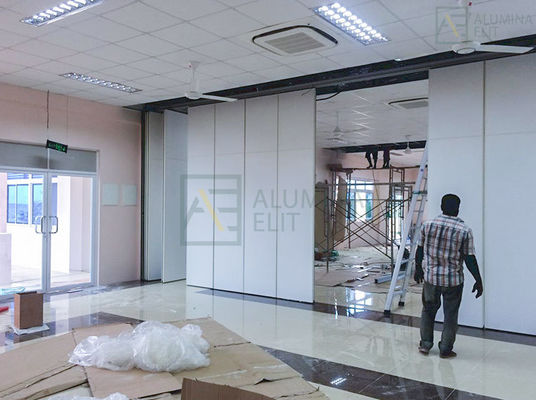 Goede prijs. Acoustisch werkbare verplaatsbare scheidingsmuur met 6061-T6 aluminium frame en geluidsisolatie 45db tot 4 meter hoog online