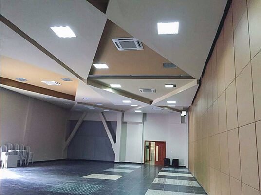 Goede prijs. Portable Soundproof Movable Partition Wall with Dupont POM Rollers and Top and Bottom Jack Lifting online